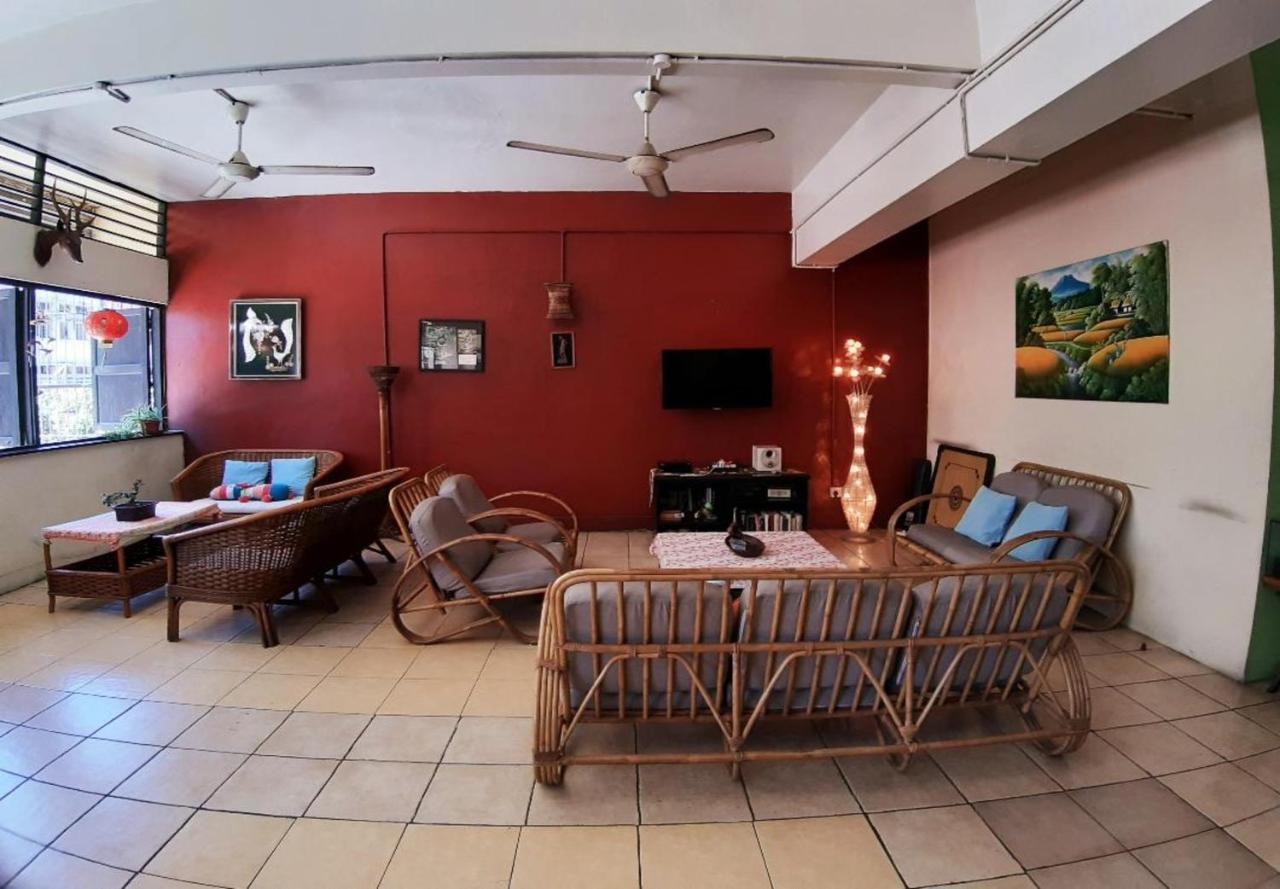 Akinabalu Youth Hostel Кота-Кинабалу Экстерьер фото