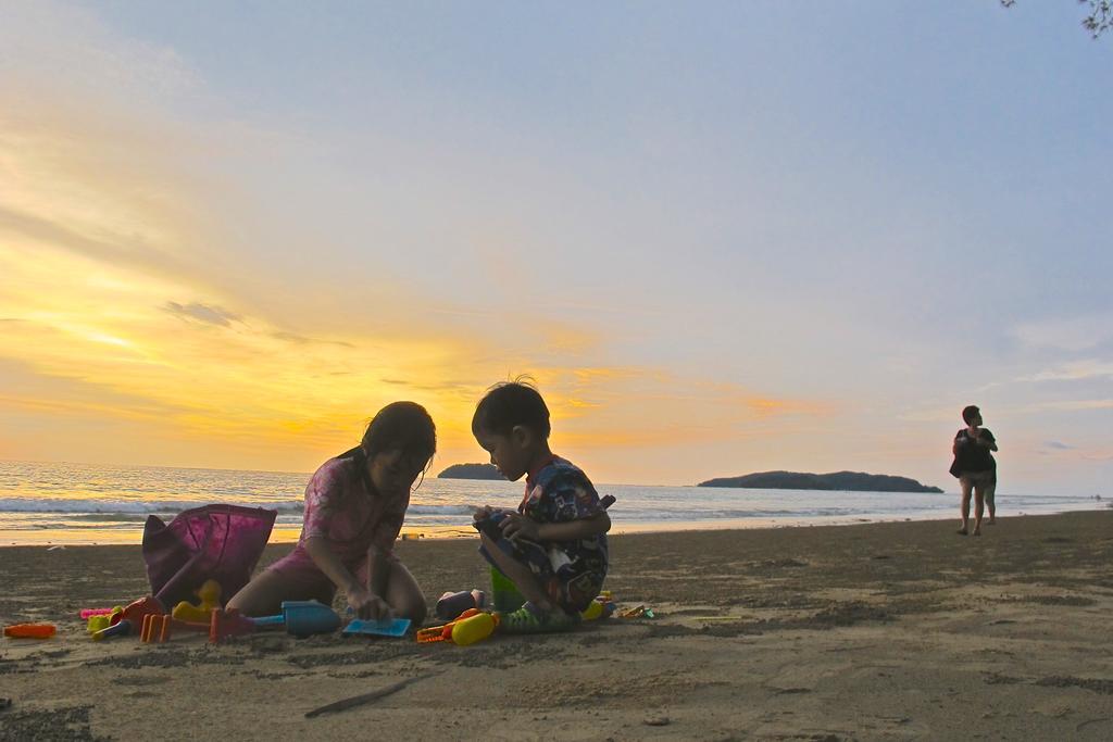 Akinabalu Youth Hostel Кота-Кинабалу Экстерьер фото